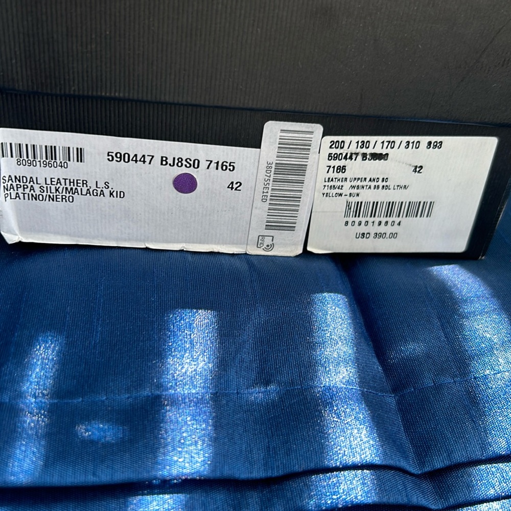 Selling Gucci Sandal